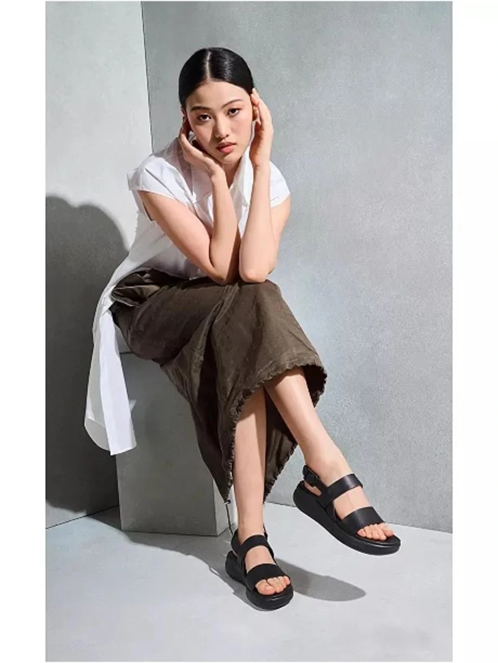 Sandals - Picture 1 of 6